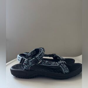 Teva Women’s Hurricane Black and Patterned Sandals Size 8
